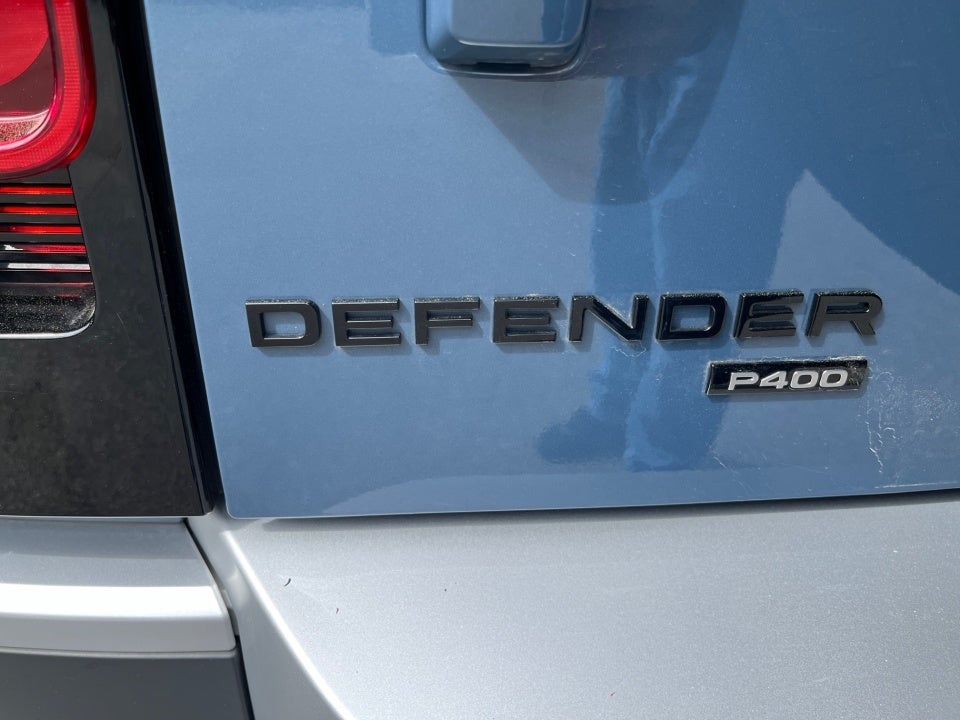 2023 Land Rover Defender 90 SE